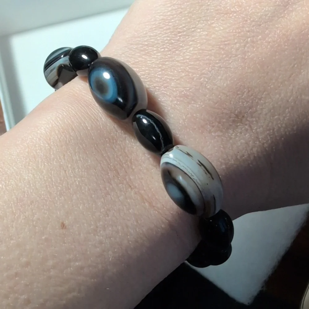 Handmade Striped Black Agate Stretch Bracelet